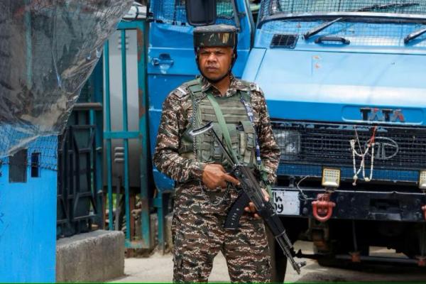 Pakistan Uji Coba Rudal, India Perintahkan Latihan Perang