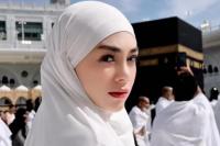Celine Evangelista Makin Istiqomah, Cantik Mempesona dengan Berhijab