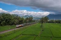 Okupansi Kereta Tembus 100% Selama Long Weekend Waisak 2025