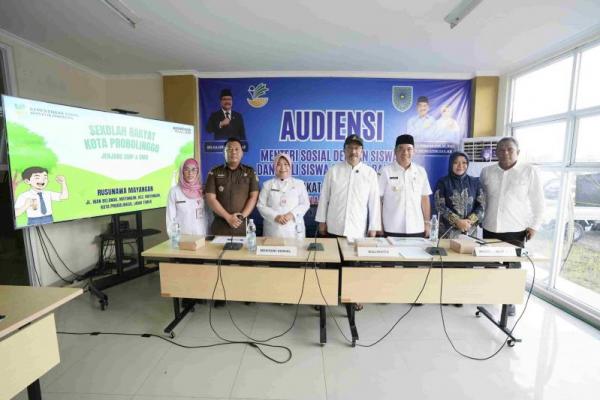 Mensos Minta Calon Siswa Sekolah Rakyat Jangan Berkecil Hati