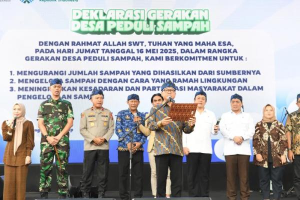 Mendes Yandri Pimpin Deklarasi Gerakan Desa Peduli Sampah, Ini Isinya