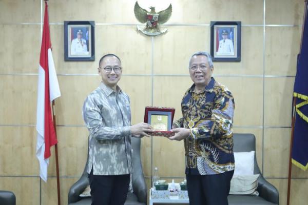 Bertemu Walikota Tangsel, Eddy Soeparno Ajak Pemda Kolaborasi Atasi Masalah Sampah
