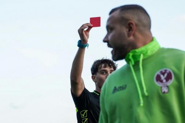 PSG dan Napoli Bukti Jadi Juara Tak Perlu Main Kotor