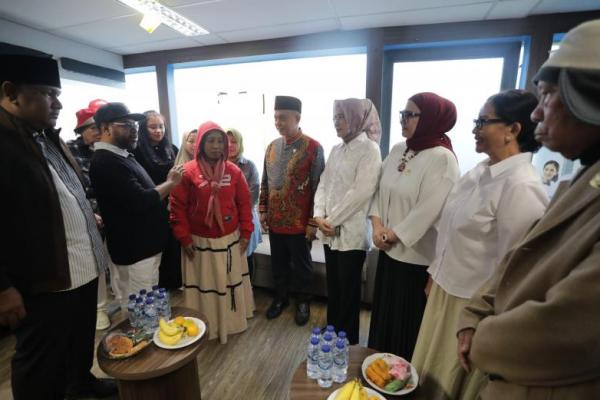 Kasus-kasus PMI non-prosedural yang terlantar di luar negeri hanyalah puncak gunung es