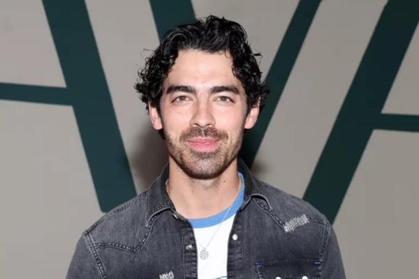 Rilis Album Baru, Joe Jonas Terpaksa Bersabar Setahun untuk Beri Tahu Penggemar
