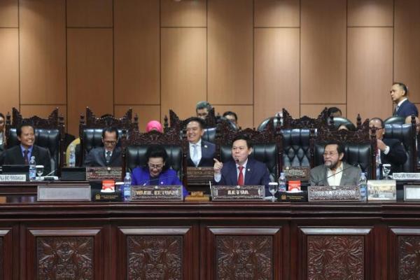 Sidang Paripurna Ke-13 Masa Sidang IV, DPD RI menetapkan lima keputusan penting yang mencakup hasil pengawasan atas pelaksanaan Undang-Undang, pandangan dan pendapat, serta rekomendasi DPD RI.