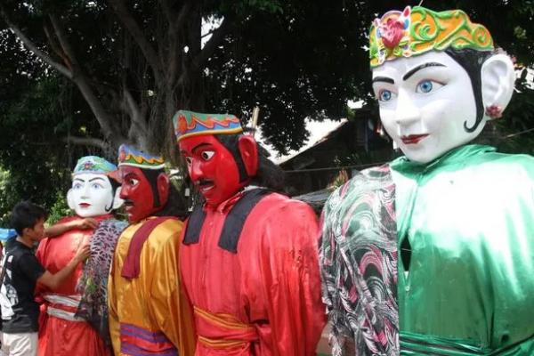 Ondel-Ondel Bukan untuk Ngamen, Ini Asal Usul, Mitos, hingga Mistisnya