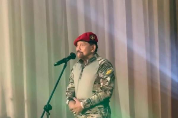 Jenderal TNI (Purn.) A.M. Hendropriyono menciptakan Mars Komando hanya dalam waktu semalam, tepat menjelang perayaan ulang tahunnya ini.
