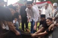 Ketua DPD RI Sultan Sembelih Langsung Sapi Kurban Idul Adha