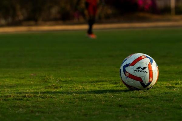 Mengapa Sebaiknya Tidak Makan Nasi Sebelum Bermain Bola