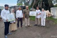 SPMT Grup Salurkan 90 Ekor Hewan kurban di Sekitar Pelabuhan