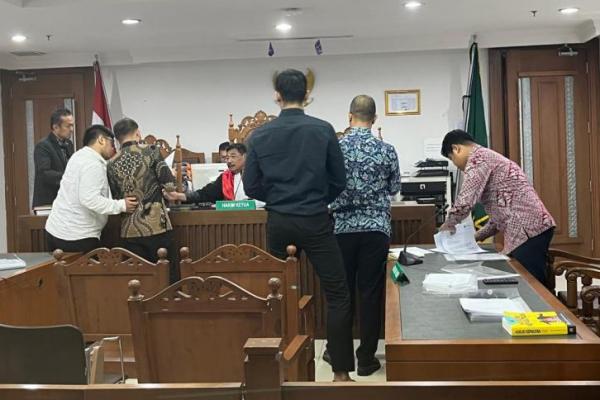 Majelis Hakim Pengadilan Niaga menolak permohonan pembatalan perdamaian yang dialamatkan ke PT BRW