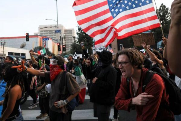 Trump Kerahkan Marinir, Los Angeles Berlakukan Jam Malam di Pusat Kota