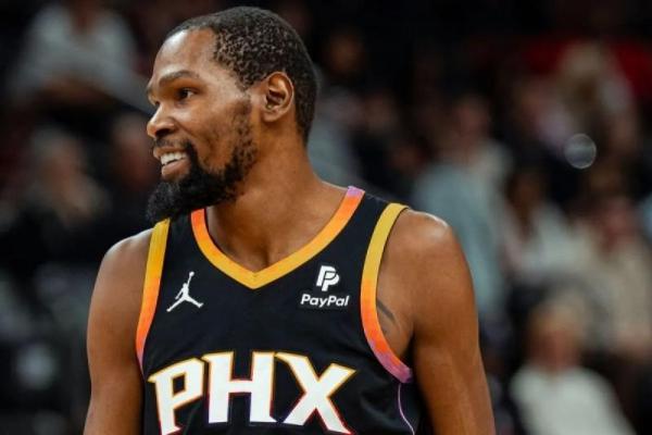 Kevin Durant Dilirik Banyak Klub, Siap Tinggalkan Phoenix?