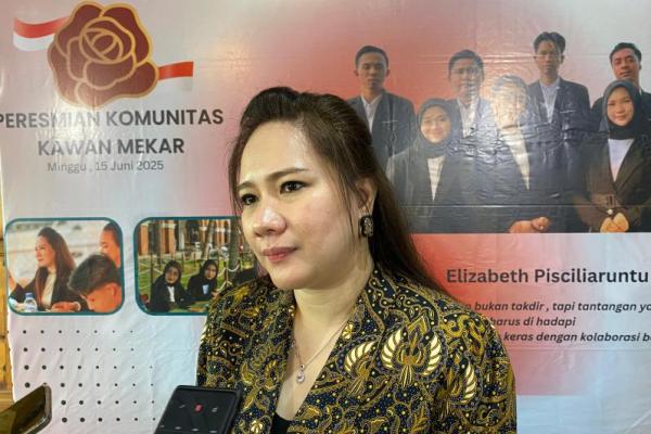 Resmikan Kawan Mekar, Elizabeth Runtu Ajak Generasi Muda Tingkatkan Etos Kerja