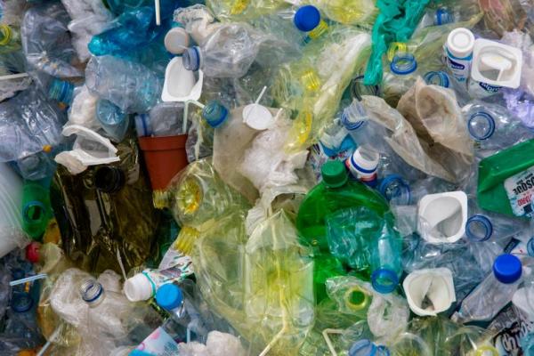 Studi: Anak Autisme dan ADHD Lebih Sulit Buang Racun Plastik dari Tubuh