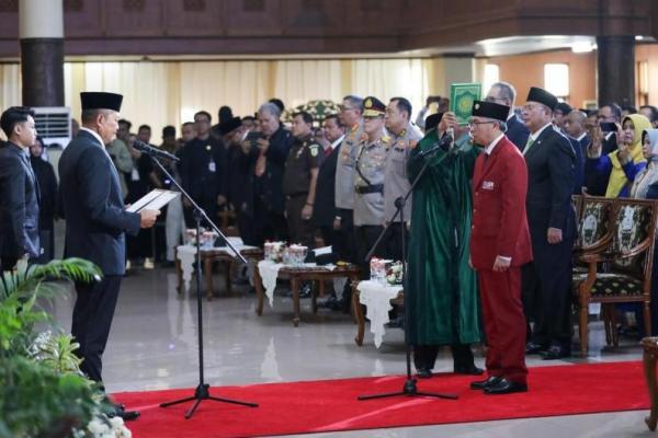 Sumpah Rektor UPI Diselipkan Bahasa Inggris, Kemdiktisaintek: Itu Slogan