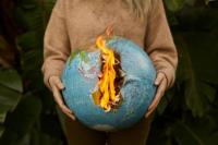 Ilustrasi krisis iklim global (Foto: Pexels/ArtHouse Studio)