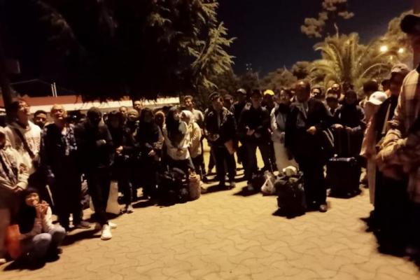 Realisasi WNI yang Dievakuasi dari Teheran ke Azerbaijan 97 Orang