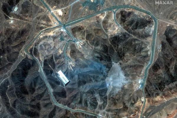 Pengeboman AS di Iran Dimulai dengan Tipuan saat Pertahanan Iran Lengah