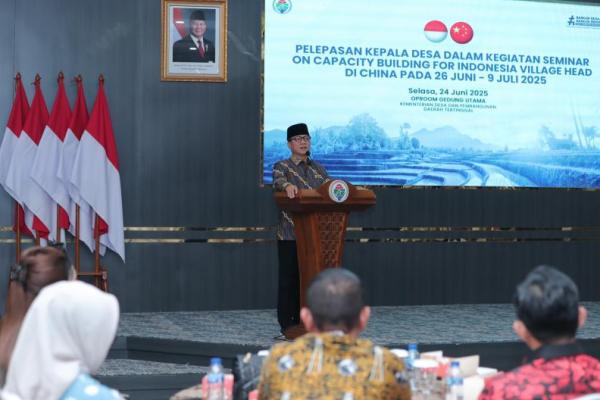 Mendes Yandri Lepas 25 Kades untuk Belajar ke China