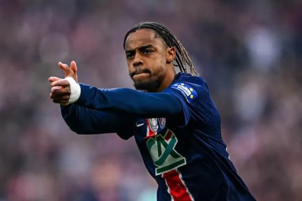 PSG Tolak Tawaran Arsenal dan Chelsea untuk Bradley Barcola