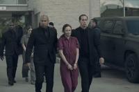 The Handmaid`s Tale S1E3 `Late`: Dianggap Pengkhianat Gender, Offglen Ditangkap The Eye