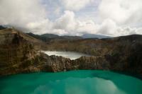 3 Gunung dengan Danau Terindah di Indonesia, Cocok untuk Healing