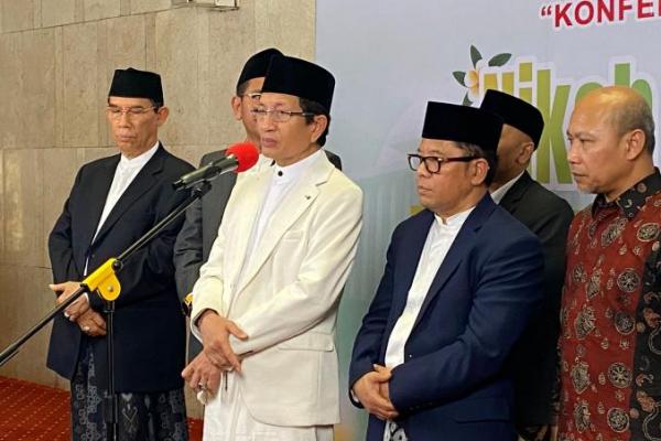 100 Pasangan Pernikahan Massal Dapat Modal Usaha hingga Menginap di Hotel
