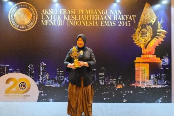 Siti Fauziah Dinobatkan Sebagai Wanita Inspiratif di Lembaga Negara