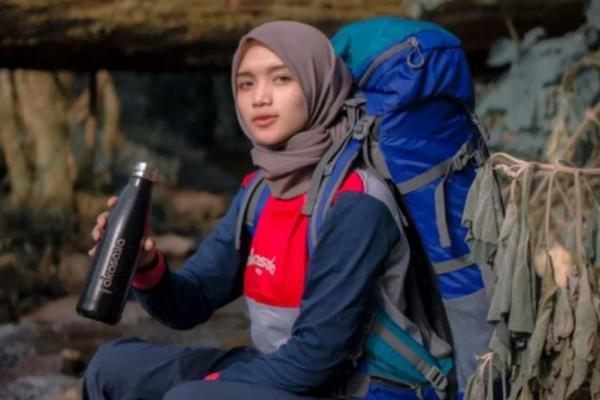 Tips Aman Mendaki Gunung dari Dokter Gizi UI