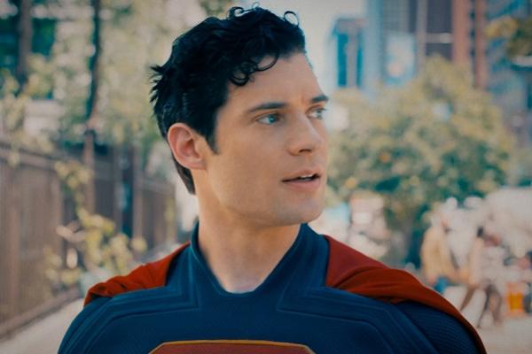 David Corenswet Merasa Beruntung Bisa Ngobrol dengan Mantan Aktor Superman Henry Cavill