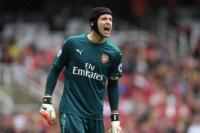 Kisah `Helm` Ikonik yang Melekat Erat dengan Legenda Penjaga Gawang