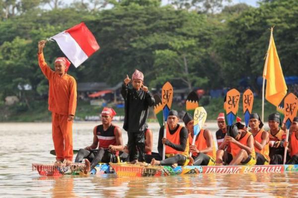 Viral Aura Farming Bocah Pacu Jalur Kuansing, Dunia Terpukau