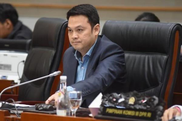 Komisi III DPR Komit Perjuangkan Usulan Penambahan Anggaran MK, MA, dan KY
