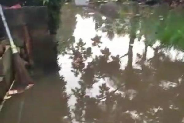 Rumah Kotor Akibat Banjir? Ini 6 Tips Efektif Membersihkannya