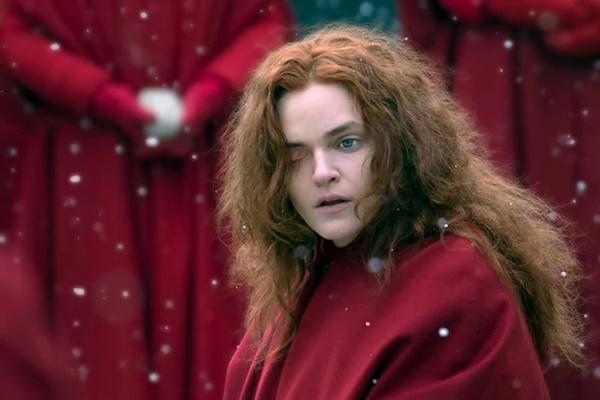The Handmaid`s Tale S1E10 `Night`: Offred dan Handmaid Menentang Bibi Lydia