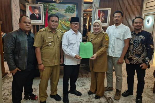 Mendes Yandri Minta Hentikan Proses Lelang Tanah di Desa Sukaharja dan Sukamulya