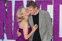 Pamela Anderson dan Liam Neeson Selalu Mesra, Sungguhan atau Promosi Film The Naked Gun?