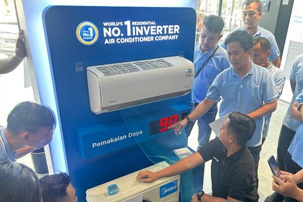 Installer seringkali menjadi orang pertama yang menjelaskan fitur, cara penggunaan, hingga perawatan produk kepada pelanggan