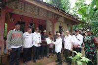 Kementrans Serahkan SHM ke Transmigran Lokal Sukabumi