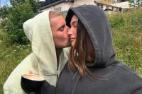 Hailey Bieber Akui Menikah dengan Justin Bieber adalah Kehidupan yang Gila