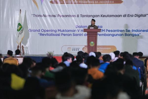 Menteri Koordinator Pemberdayaan Masyarakat (Menko PM) Abdul Muhaimin Iskandar menekankan peran penting pesantren dalam menjawab tantangan ekonomi politik dunia yang semakin rumit.