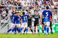 Aksi Adu Jotos Pemain Betis vs Como, Berakhir Kartu Merah