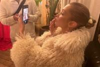 Supermodel Bella Hadid Rilis Parfum Orebella, Begini Gaya Fashionnya