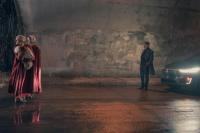 The Handmaid`s Tale S2E13 `The Word`: June Beri Jalan Kebebasan untuk Bayinya dan Emily