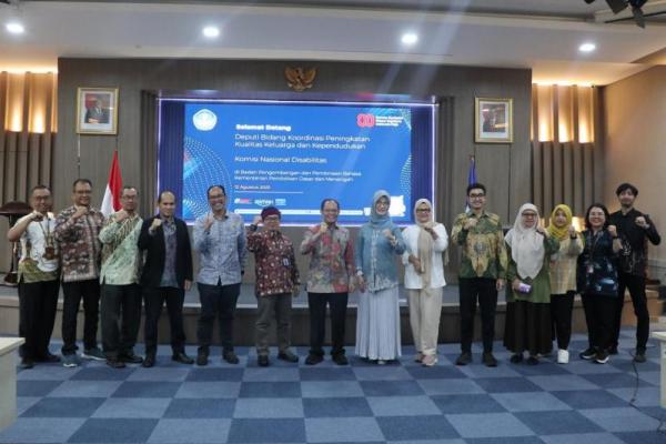 Badan Bahasa Kemdikdasmen menggandeng Kementerian Koordinator Bidang Pembangunan Manusia dan Kebudayaan (Kemenko PMK) dan Komisi Nasional Disabilitas dalam penguatan literasi dan peningkatan aksesibilitas bahasa bagi penyandang disabilitas khususnya komunitas.