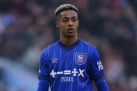 Ipswich Lepas Hutchinson, Chelsea Bakal Ketiban Untung