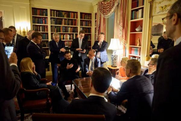Zelenskiy Puji Pertemuan Puncak dengan Trump Meski Jaminan Keamanan Belum Pasti