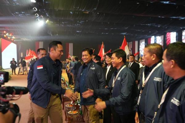 Wamentrans-Menko AHY Lepas Tim Ekspedisi Patriot ke 154 Kawasan Transmigrasi